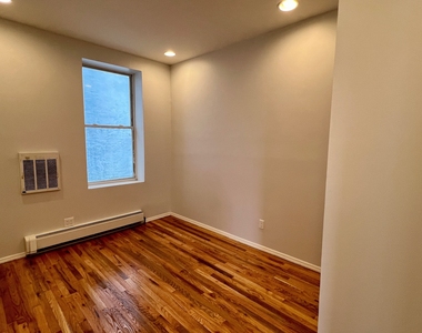 536 Ralph Avenue - Photo Thumbnail 8
