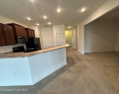620 Remington Green Drive Se - Photo Thumbnail 6