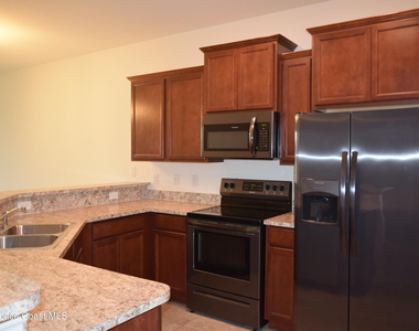 620 Remington Green Drive Se - Photo Thumbnail 4
