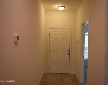 620 Remington Green Drive Se - Photo Thumbnail 3