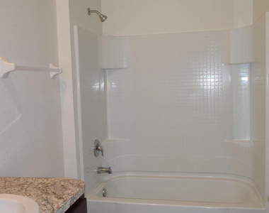 620 Remington Green Drive Se - Photo Thumbnail 15