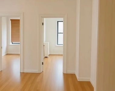 35-25 Crescent Street - Photo Thumbnail 1