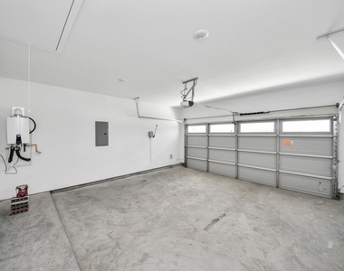 29515 Pondview Drive - Photo Thumbnail 9