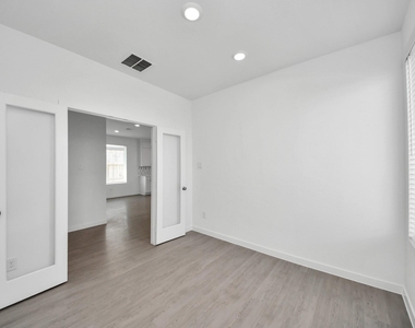 29515 Pondview Drive - Photo Thumbnail 24