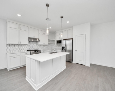29515 Pondview Drive - Photo Thumbnail 15