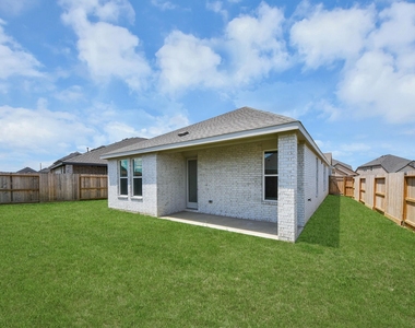 29515 Pondview Drive - Photo Thumbnail 4
