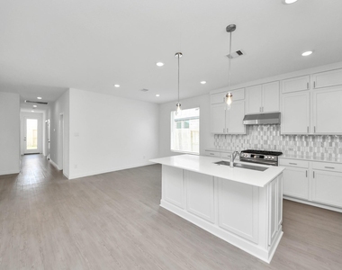 29515 Pondview Drive - Photo Thumbnail 16
