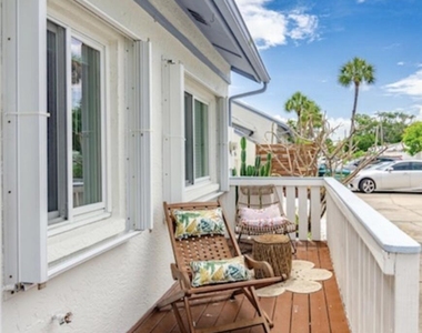 115 Riverside Drive - Photo Thumbnail 8