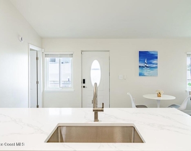 115 Riverside Drive - Photo Thumbnail 4