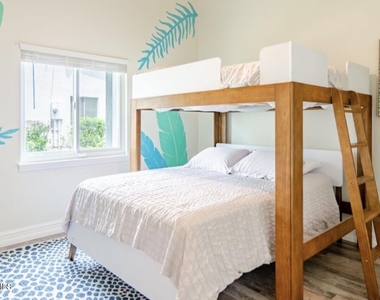 115 Riverside Drive - Photo Thumbnail 12