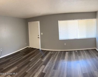 800 N Fiske Boulevard - Photo Thumbnail 4