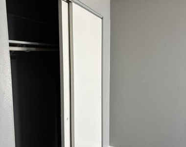 800 N Fiske Boulevard - Photo Thumbnail 9