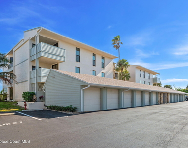 700 Wave Crest Avenue - Photo Thumbnail 3