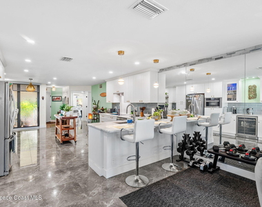 700 Wave Crest Avenue - Photo Thumbnail 11