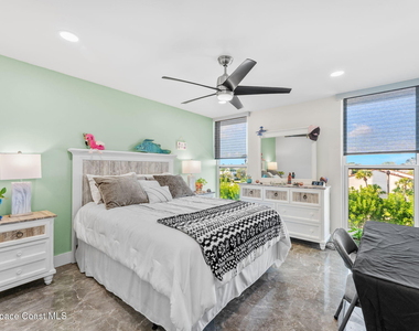 700 Wave Crest Avenue - Photo Thumbnail 26