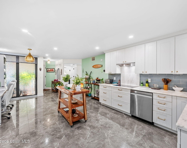 700 Wave Crest Avenue - Photo Thumbnail 12