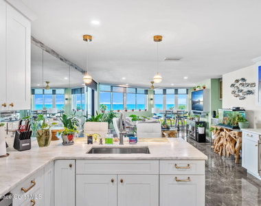 700 Wave Crest Avenue - Photo Thumbnail 10