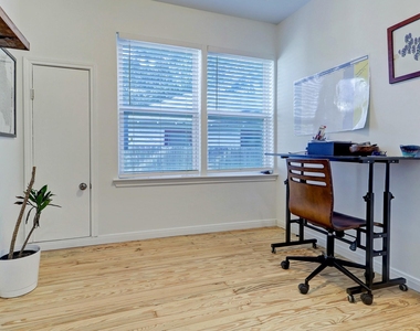 4801 Avenue H - Photo Thumbnail 14