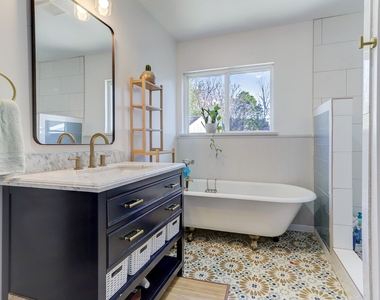 4801 Avenue H - Photo Thumbnail 15