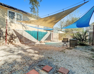 4801 Avenue H - Photo Thumbnail 18