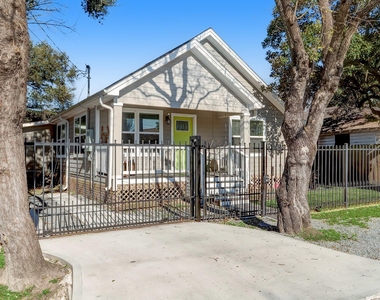 4801 Avenue H - Photo Thumbnail 1