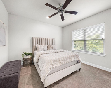 4508 Trevor Park Lane - Photo Thumbnail 28