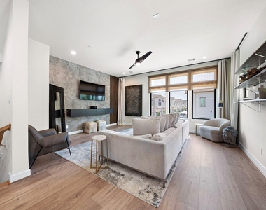 4508 Trevor Park Lane - Photo Thumbnail 8