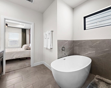 4508 Trevor Park Lane - Photo Thumbnail 27