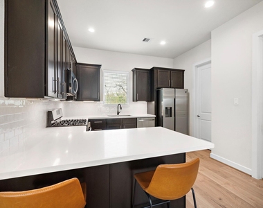 4508 Trevor Park Lane - Photo Thumbnail 15