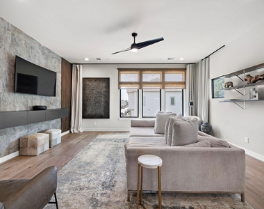 4508 Trevor Park Lane - Photo Thumbnail 7