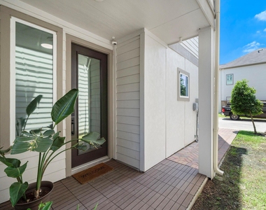 4508 Trevor Park Lane - Photo Thumbnail 4
