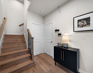 4508 Trevor Park Lane - Photo Thumbnail 5