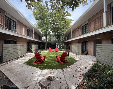 1801 Cortlandt Street - Photo Thumbnail 4