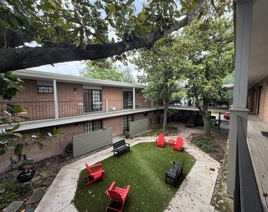 1801 Cortlandt Street - Photo Thumbnail 9