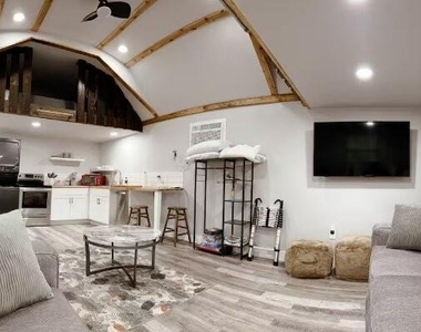 38 Martha Lane - Photo Thumbnail 32