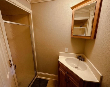 38 Martha Lane - Photo Thumbnail 13