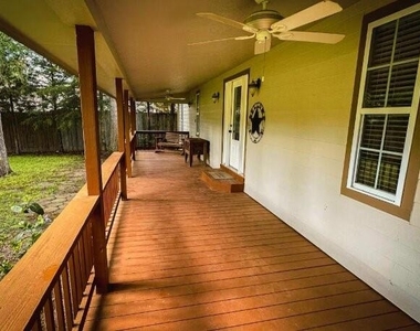 38 Martha Lane - Photo Thumbnail 2