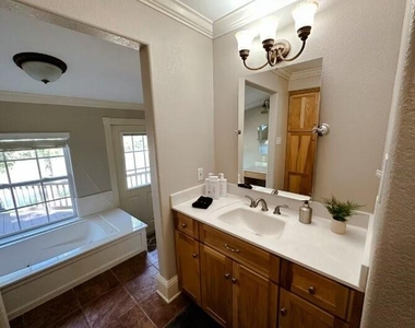 38 Martha Lane - Photo Thumbnail 21