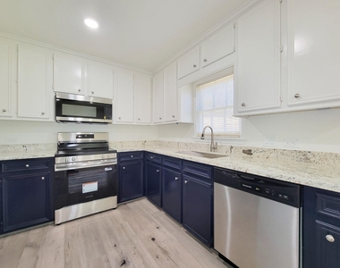 413 S Market Street - Photo Thumbnail 11