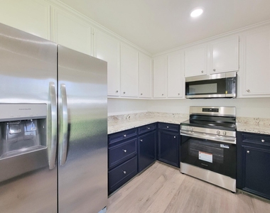 413 S Market Street - Photo Thumbnail 10