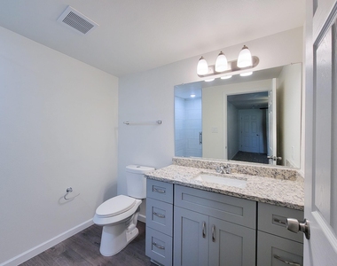 413 S Market Street - Photo Thumbnail 16