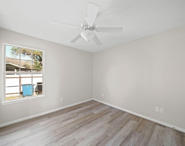 1626 Dove Run - Photo Thumbnail 9