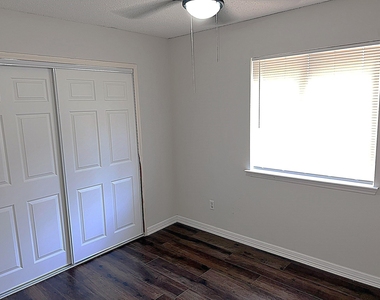 15811 Beechnut Street - Photo Thumbnail 12