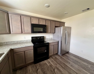 21155 Gosling Road - Photo Thumbnail 5