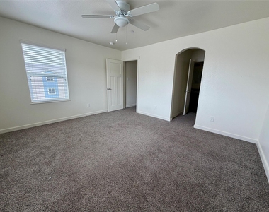 21155 Gosling Road - Photo Thumbnail 12