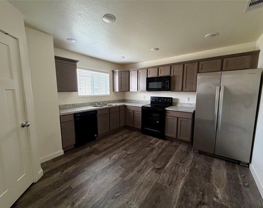 21155 Gosling Road - Photo Thumbnail 4