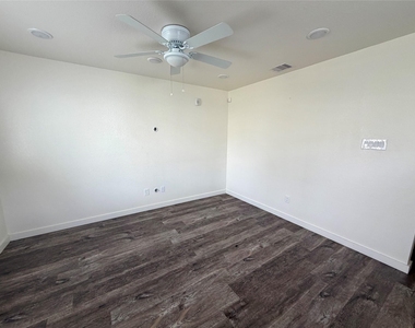 21155 Gosling Road - Photo Thumbnail 2