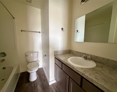 21155 Gosling Road - Photo Thumbnail 9