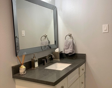 3909 Rice Boulevard - Photo Thumbnail 10