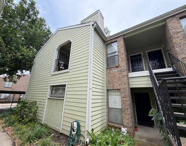 6602 Harbor Town Drive - Photo Thumbnail 7